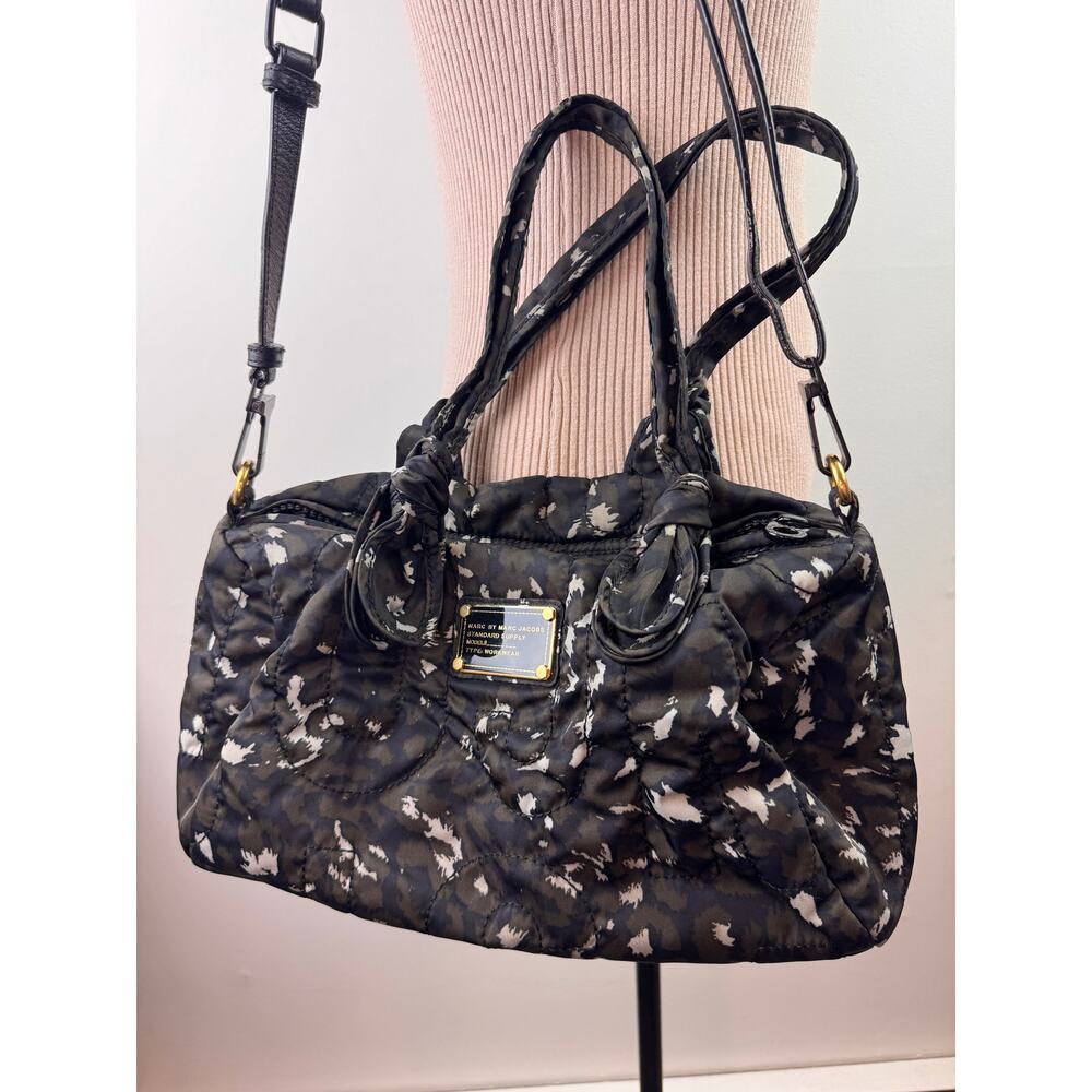 Marc By Marc Jacobs Handbag Black Gray Camo Double Handle Shoulder Barrel Bag - Picture 4 of 9